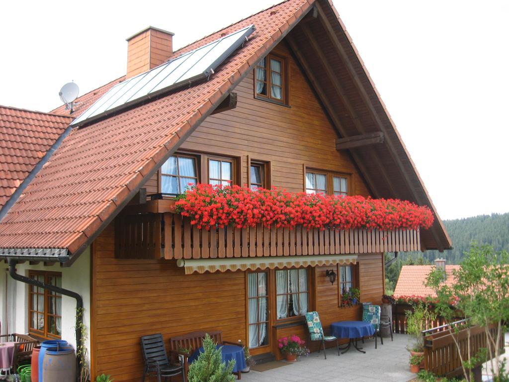 ホテル Gaestehaus Faller フェルトベルク エクステリア 写真